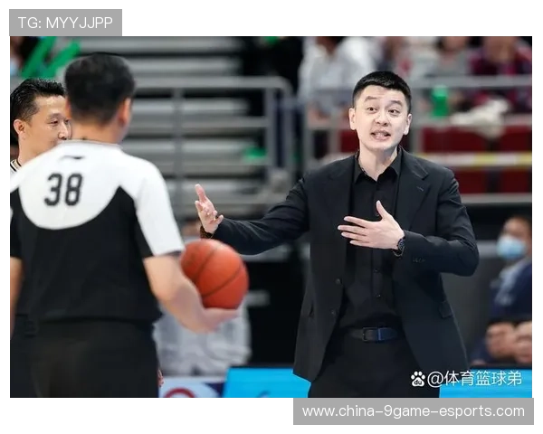 杨鸣：质疑声常在 球员们斗志不减，杨鸣最近比赛